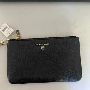 NWT Michael Kors Large Pebbled Leather Wristlet